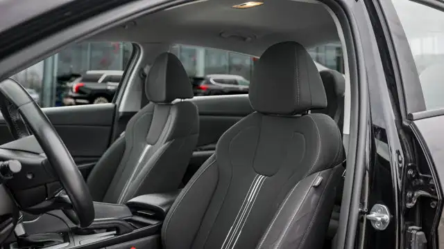 2022 Hyundai Elantra Preferred IVT | Heated Steering Wheel - Photo 7