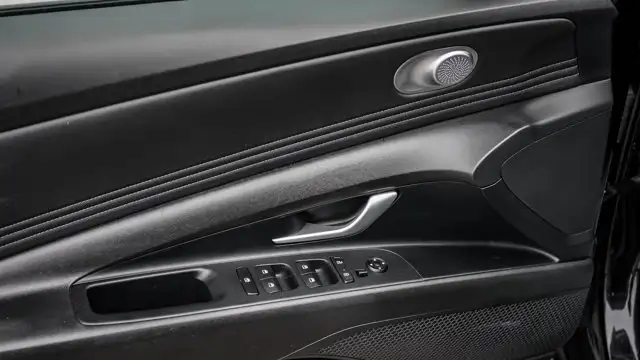 2022 Hyundai Elantra Preferred IVT | Heated Steering Wheel - Photo 8