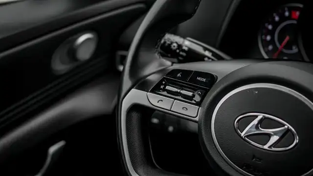 2022 Hyundai Elantra Preferred IVT | Heated Steering Wheel - Photo 15