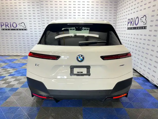 2024 BMW iX - Photo 4