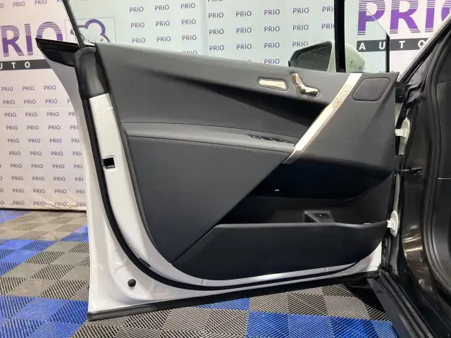 2024 BMW iX - Photo 9