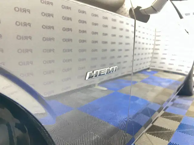 2016 Dodge Challenger - Photo 2