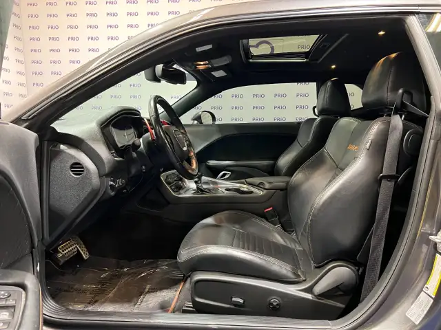 2016 Dodge Challenger - Photo 18