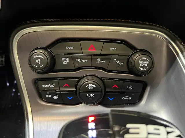 2016 Dodge Challenger - Photo 31