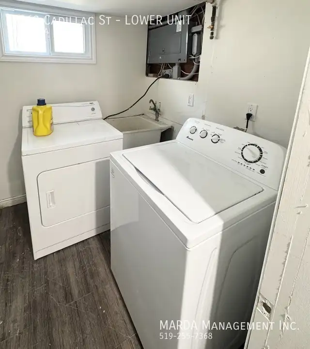 NEWLY RENOVATED 1 BED/1 BATH LOWER UNIT EAST   20% OF UTILITIES - Photo 18