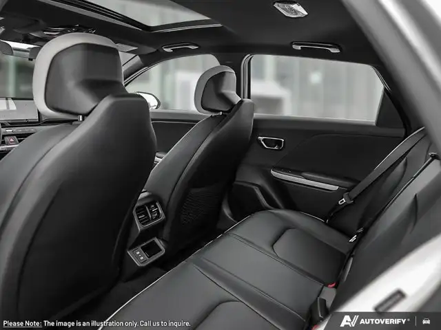 2025 Kia K4 GT-Line Turbo - Photo 18