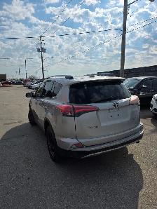 2017 Toyota RAV4 XLE - Photo 3