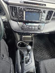 2017 Toyota RAV4 XLE - Photo 8
