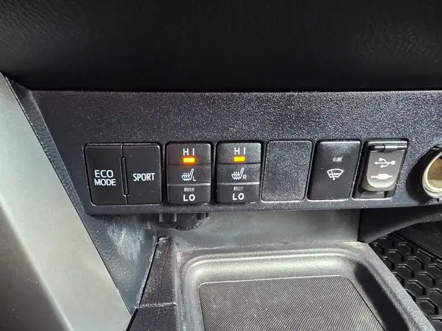 2017 Toyota RAV4 XLE - Photo 9