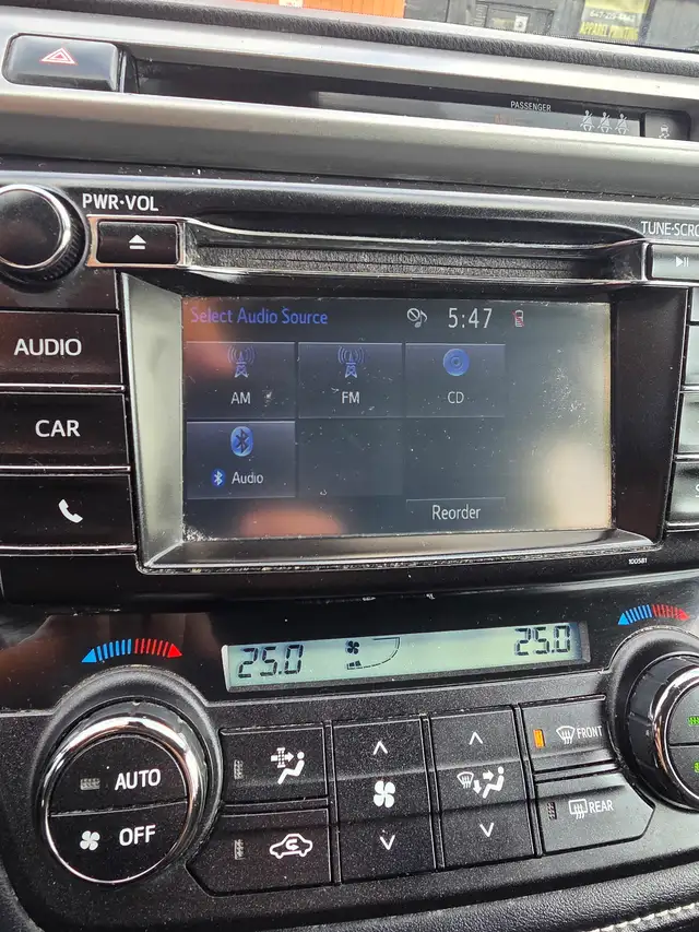 2017 Toyota RAV4 XLE - Photo 10