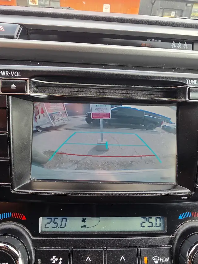 2017 Toyota RAV4 XLE - Photo 11