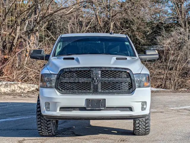 2021 Ram 1500 Classic Express- 5.7L V8 Engine - Heated Mirrors - Photo 3