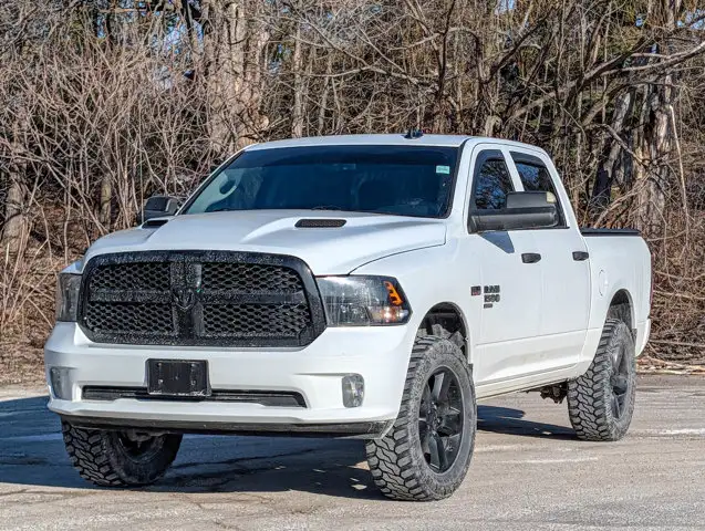 2021 Ram 1500 Classic Express- 5.7L V8 Engine - Heated Mirrors - Photo 4