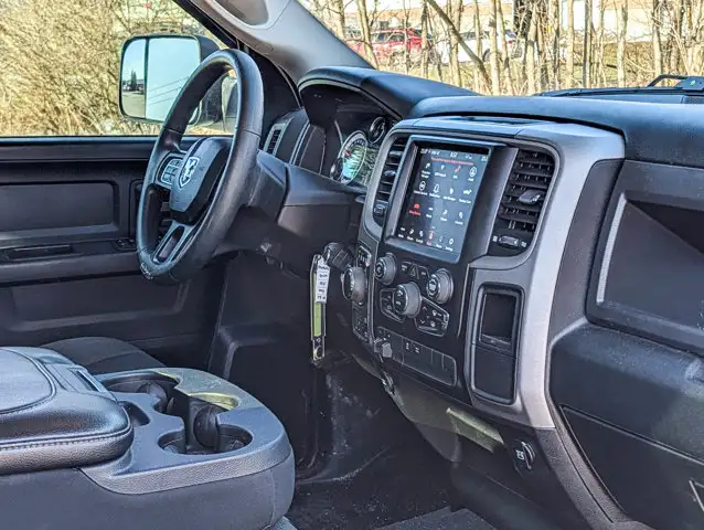 2021 Ram 1500 Classic Express- 5.7L V8 Engine - Heated Mirrors - Photo 12