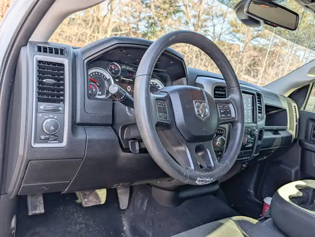 2021 Ram 1500 Classic Express- 5.7L V8 Engine - Heated Mirrors - Photo 13