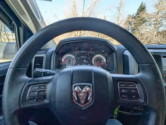 2021 Ram 1500 Classic Express- 5.7L V8 Engine - Heated Mirrors - Photo 17