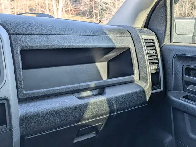 2021 Ram 1500 Classic Express- 5.7L V8 Engine - Heated Mirrors - Photo 22