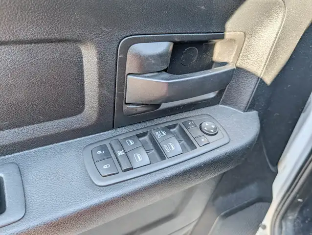 2021 Ram 1500 Classic Express- 5.7L V8 Engine - Heated Mirrors - Photo 24