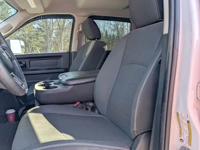 2021 Ram 1500 Classic Express- 5.7L V8 Engine - Heated Mirrors - Photo 26