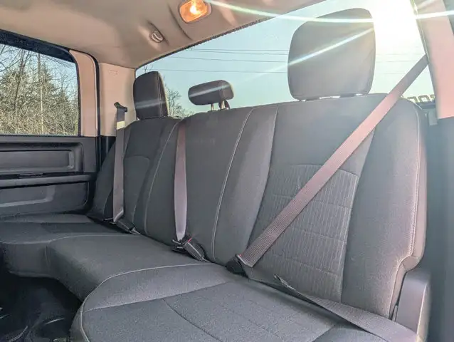 2021 Ram 1500 Classic Express- 5.7L V8 Engine - Heated Mirrors - Photo 27
