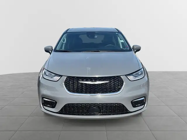 2023 Chrysler Pacifica Touring-L Touring L | Leather | SAVE $... - Photo 2