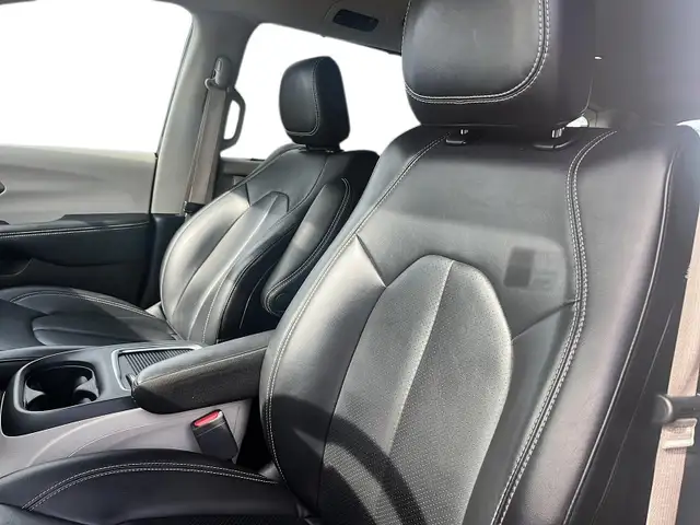 2023 Chrysler Pacifica Touring-L Touring L | Leather | SAVE $... - Photo 6