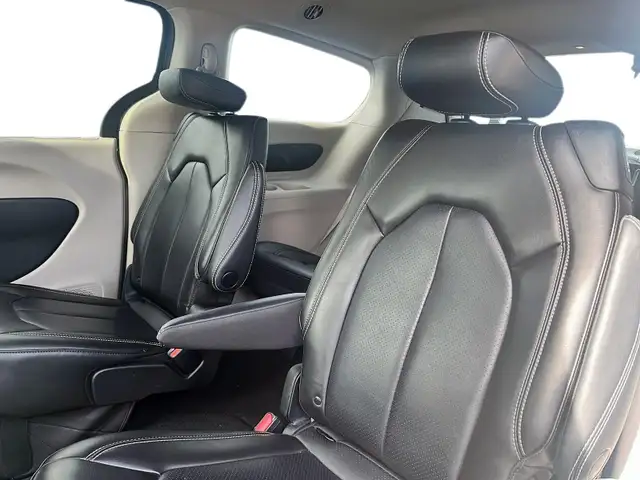 2023 Chrysler Pacifica Touring-L Touring L | Leather | SAVE $... - Photo 7