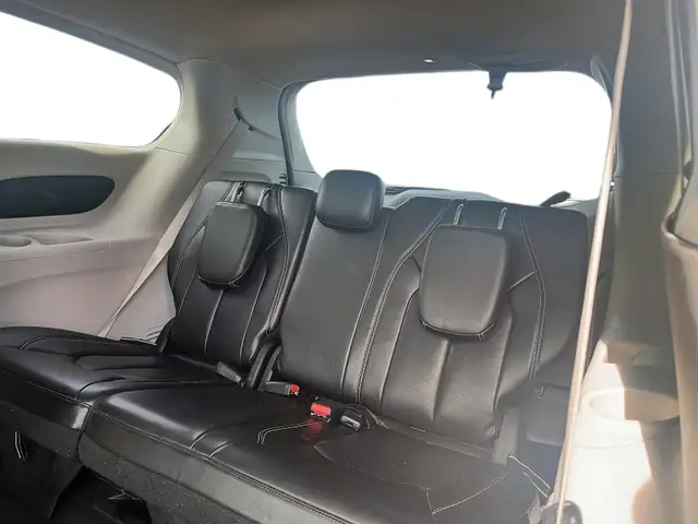 2023 Chrysler Pacifica Touring-L Touring L | Leather | SAVE $... - Photo 8