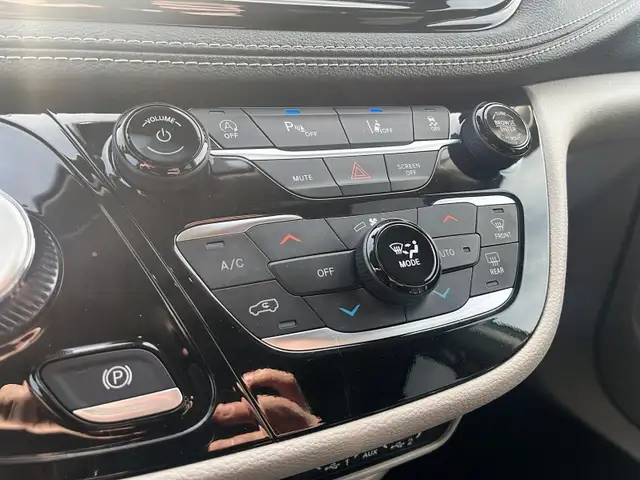 2023 Chrysler Pacifica Touring-L Touring L | Leather | SAVE $... - Photo 13