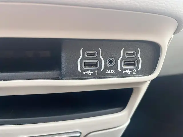 2023 Chrysler Pacifica Touring-L Touring L | Leather | SAVE $... - Photo 16