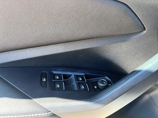 2025 Volkswagen Jetta Trendline Trendline | Dual Climate Cont... - Photo 12