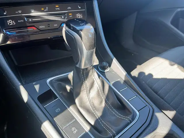 2025 Volkswagen Jetta Trendline Trendline | Dual Climate Cont... - Photo 15