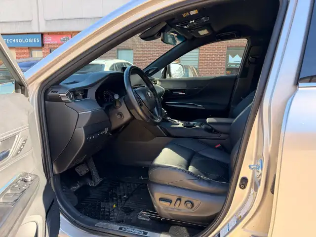 2021 Toyota Venza XLE AWD, ONE OWNER, SUNROOF, PUSH BUTTON START - Photo 8