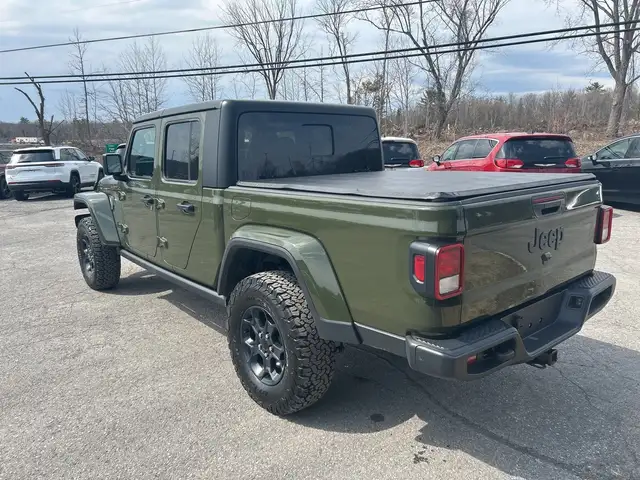 2023 Jeep Gladiator Willys 4x4 - Photo 3