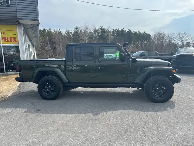 2023 Jeep Gladiator Willys 4x4 - Photo 6
