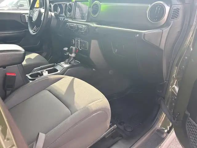 2023 Jeep Gladiator Willys 4x4 - Photo 8