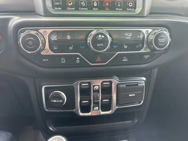 2023 Jeep Gladiator Willys 4x4 - Photo 16