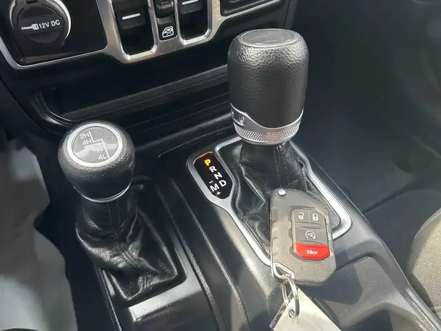 2023 Jeep Gladiator Willys 4x4 - Photo 17