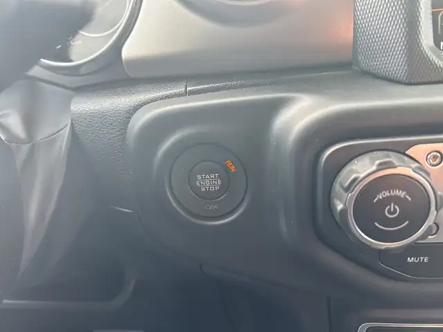 2023 Jeep Gladiator Willys 4x4 - Photo 21