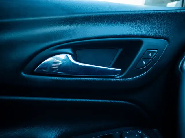 2019 Chevrolet Equinox LT- Apple CarPlay & Android Auto - Photo 30