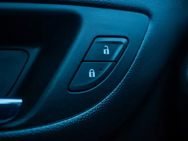 2019 Chevrolet Equinox LT- Apple CarPlay & Android Auto - Photo 31