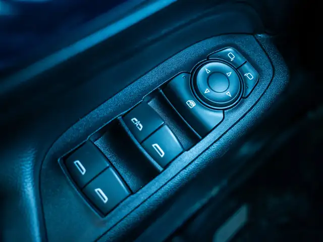 2019 Chevrolet Equinox LT- Apple CarPlay & Android Auto - Photo 32