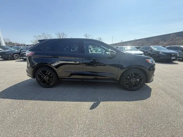 2022 Ford Edge ST - Photo 7