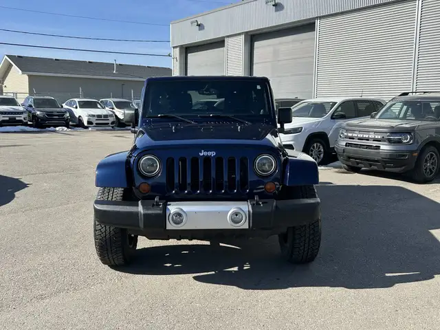 2013 Jeep Wrangler UNLIMITED SAHARA 4X4/NAVIGATION /BACK UP CAME - Photo 2