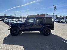 2013 Jeep Wrangler UNLIMITED SAHARA 4X4/NAVIGATION /BACK UP CAME - Photo 16