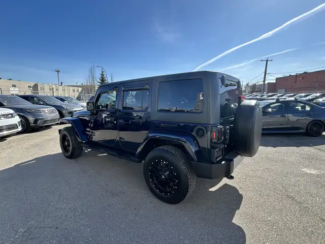 2013 Jeep Wrangler UNLIMITED SAHARA 4X4/NAVIGATION /BACK UP CAME - Photo 17