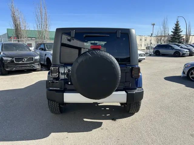 2013 Jeep Wrangler UNLIMITED SAHARA 4X4/NAVIGATION /BACK UP CAME - Photo 19