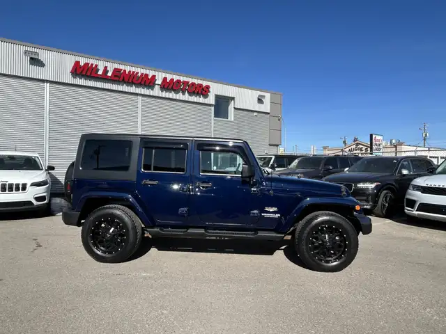 2013 Jeep Wrangler UNLIMITED SAHARA 4X4/NAVIGATION /BACK UP CAME - Photo 22