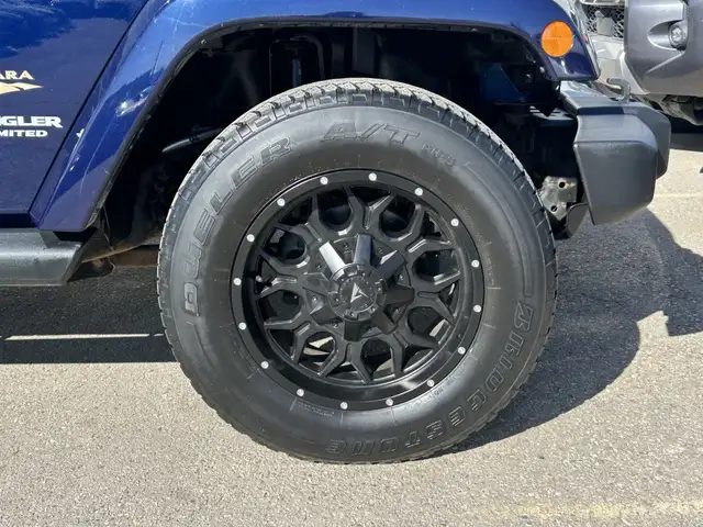 2013 Jeep Wrangler UNLIMITED SAHARA 4X4/NAVIGATION /BACK UP CAME - Photo 25