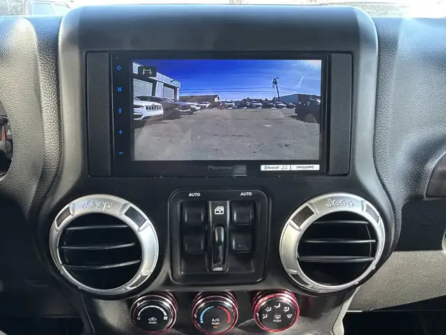2013 Jeep Wrangler UNLIMITED SAHARA 4X4/NAVIGATION /BACK UP CAME - Photo 33